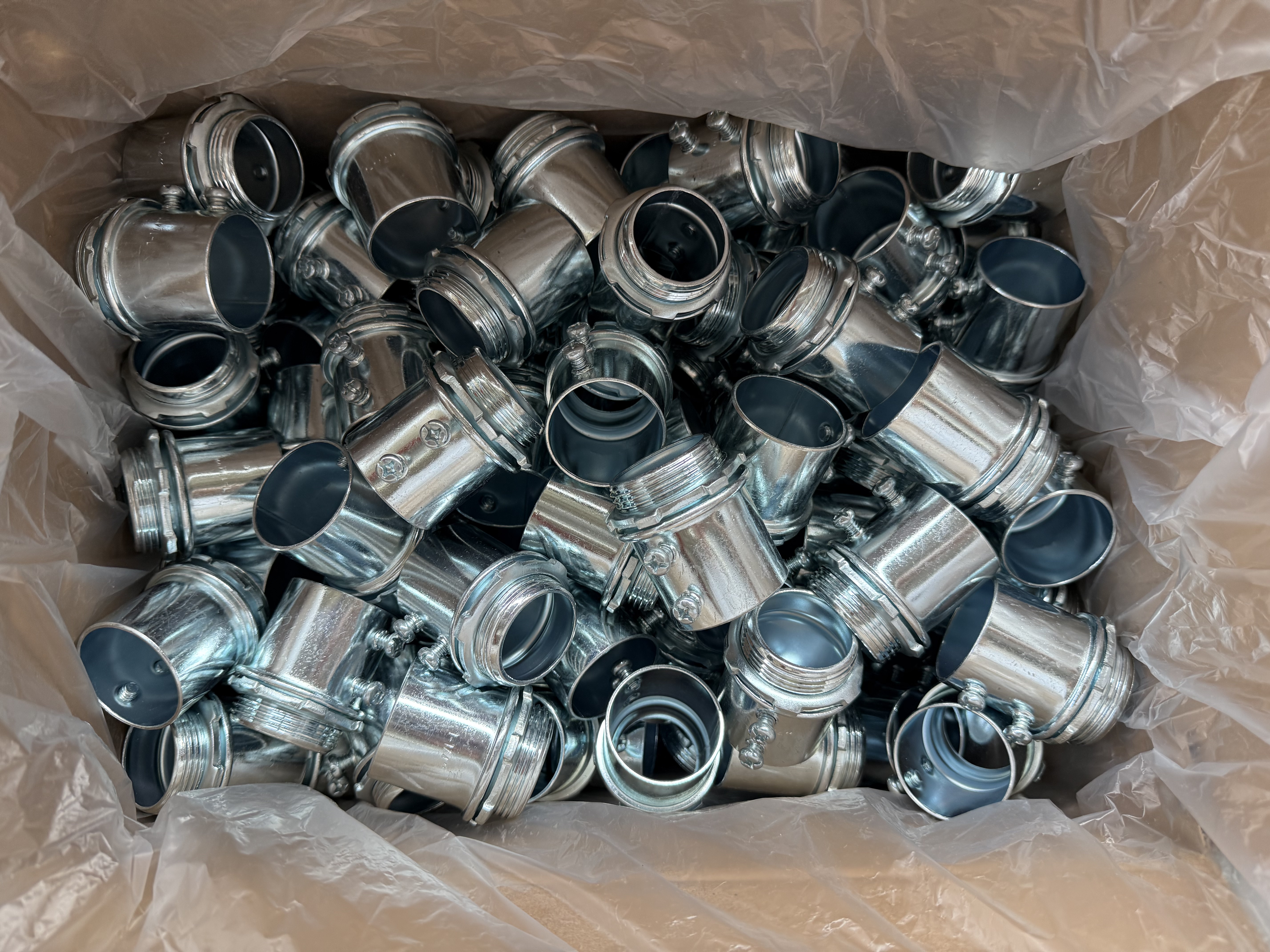 EMT CONNECTORS STEEL.jpeg